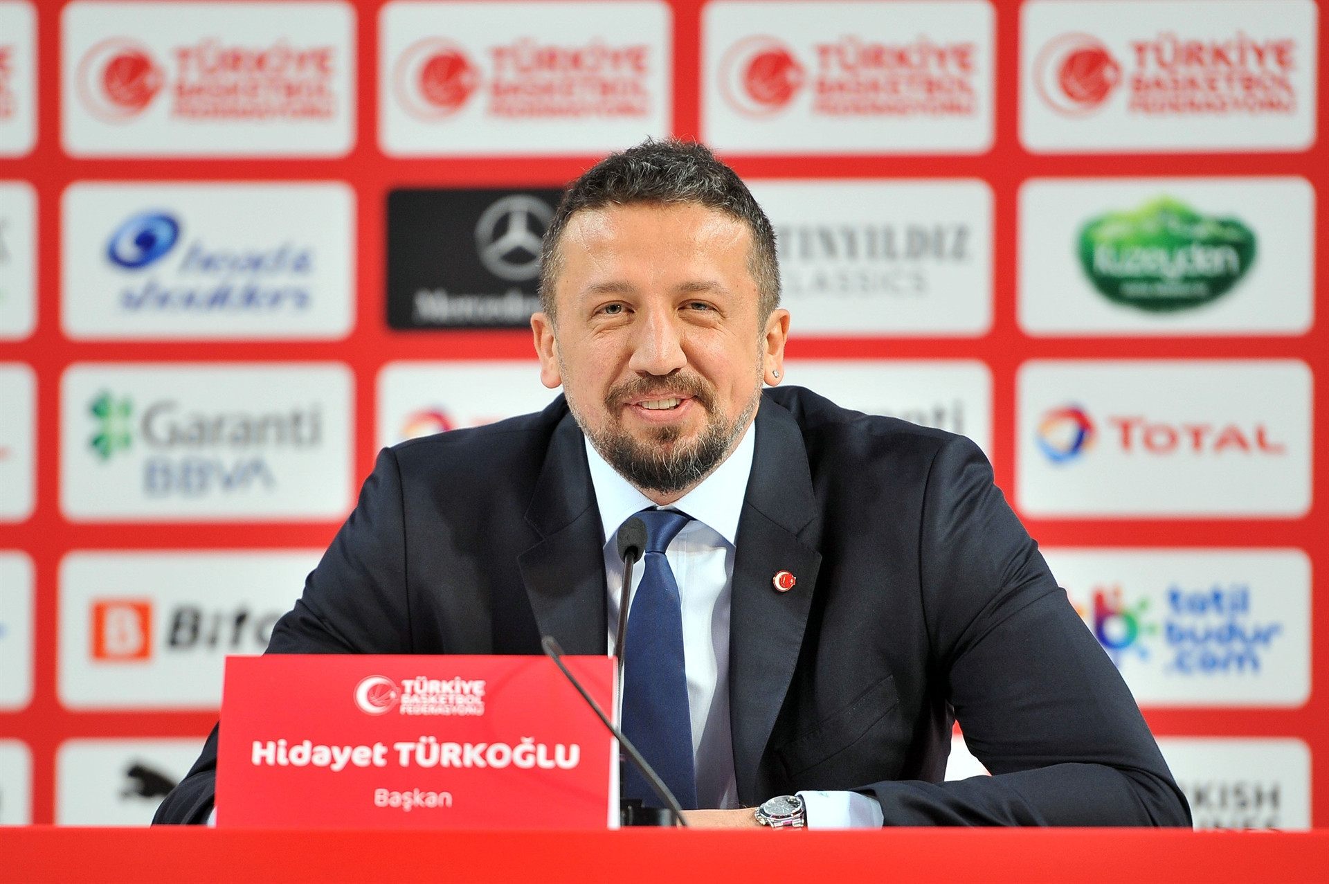 Ergin Atamanin imza töreninden fotoğraflar