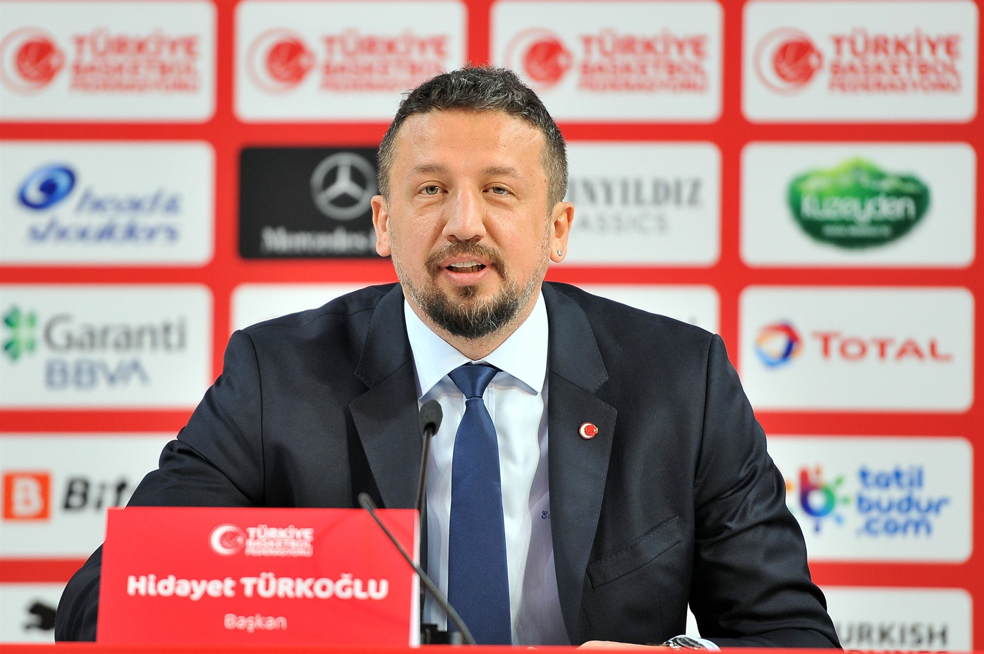 Ergin Atamanin imza töreninden fotoğraflar