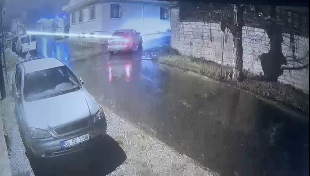 İş adamı Mustafa Feridun Uzunyolun villasına silahlı saldırı anları görüntülendi