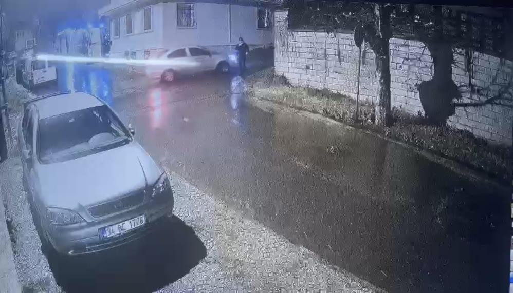 İş adamı Mustafa Feridun Uzunyolun villasına silahlı saldırı anları görüntülendi