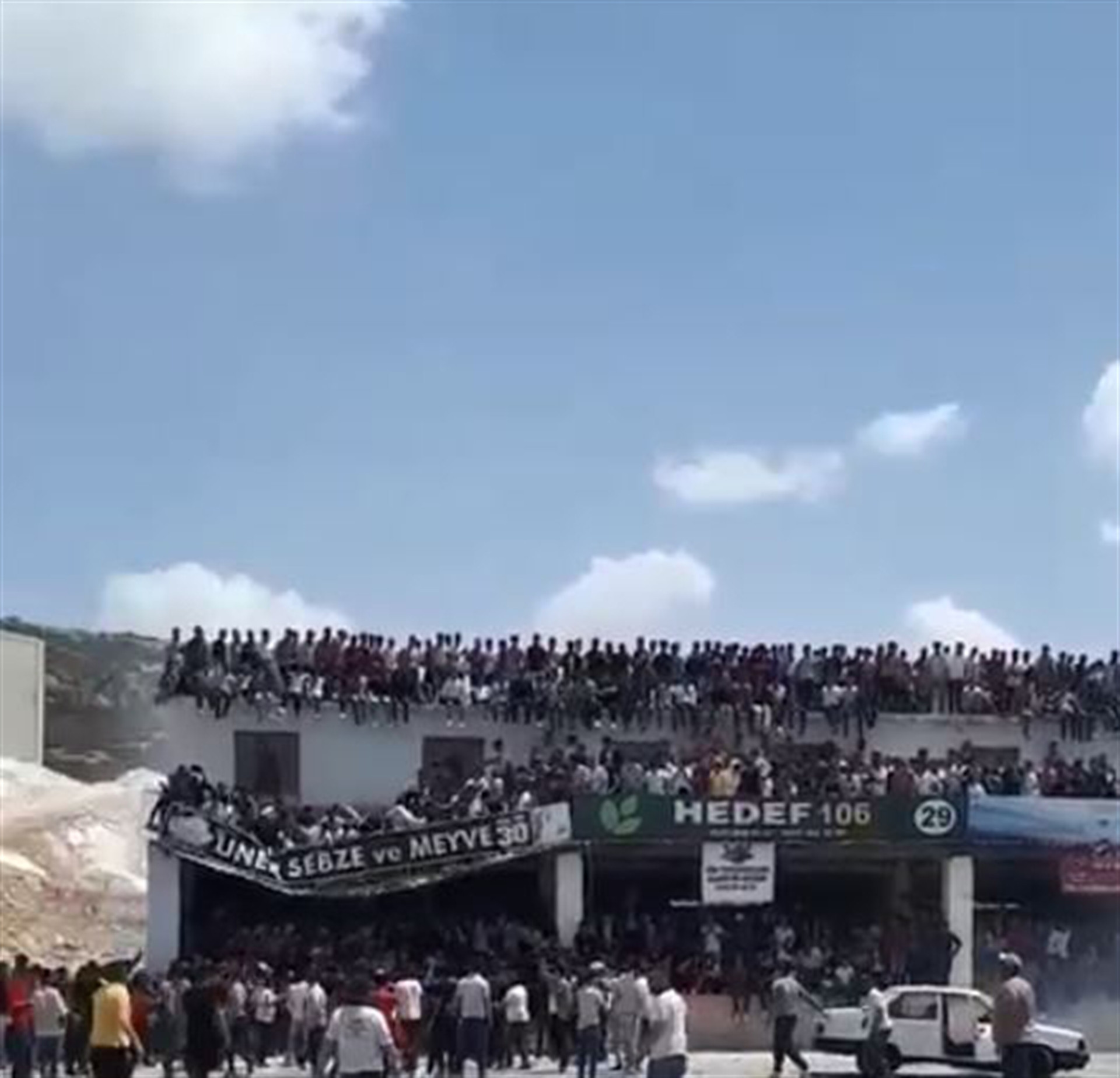 Antalyada drift festivalinde üst üste kaza Antalyada drift festivalinde üst üste kaza