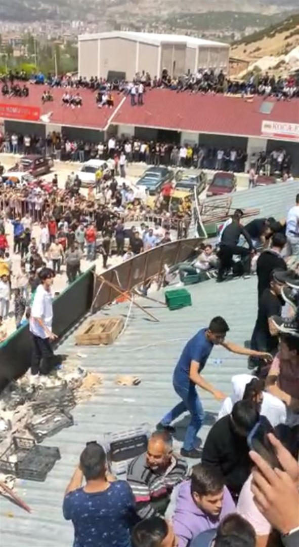 Antalyada drift festivalinde üst üste kaza Antalyada drift festivalinde üst üste kaza