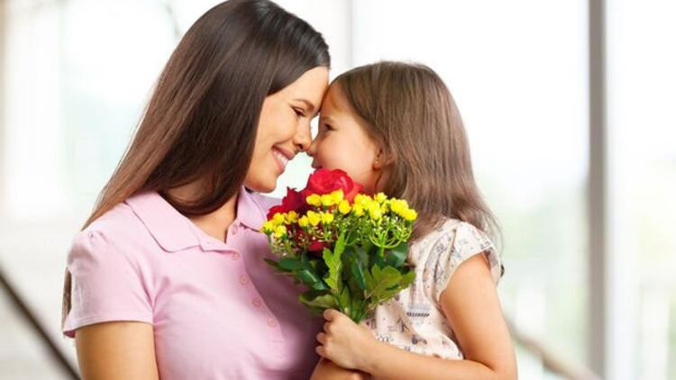 ANNELER GÜNÜ NASIL ORTAYA ÇIKTI