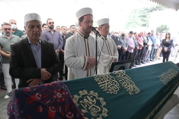 Spiker Özlem Sarıkaya Yurta veda