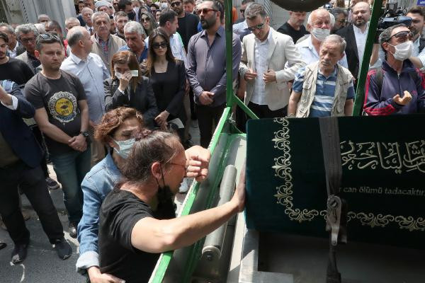 Spiker Özlem Sarıkaya Yurta veda