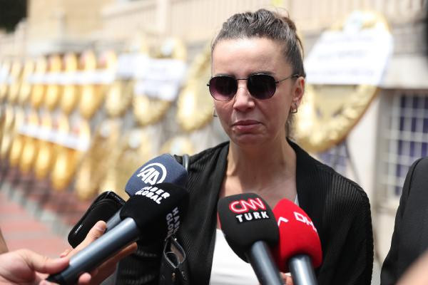 Spiker Özlem Sarıkaya Yurta veda