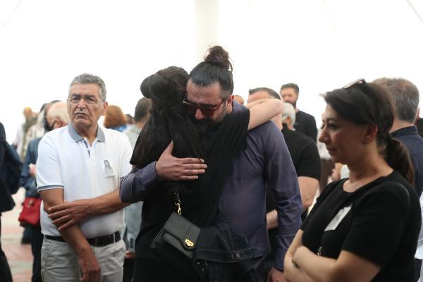 Spiker Özlem Sarıkaya Yurta veda