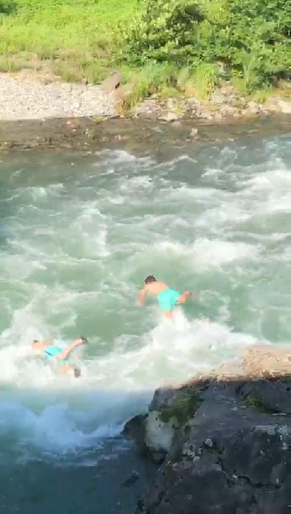 Fırtına Deresine atlayan gençlerden biri boğuldu, biri son anda kurtuldu