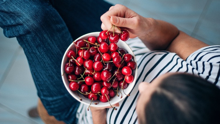Kiraz Zayıflatır Mı