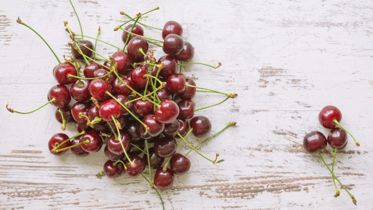 Kiraz Zayıflatır Mı, Faydaları Nelerdir Kiraz Diyeti ile 3 Günde Yaza Fit Girmek Mümkün