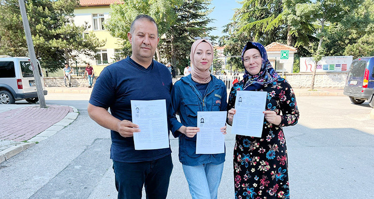 AİLE BOYU SINAVA GİRDİLER