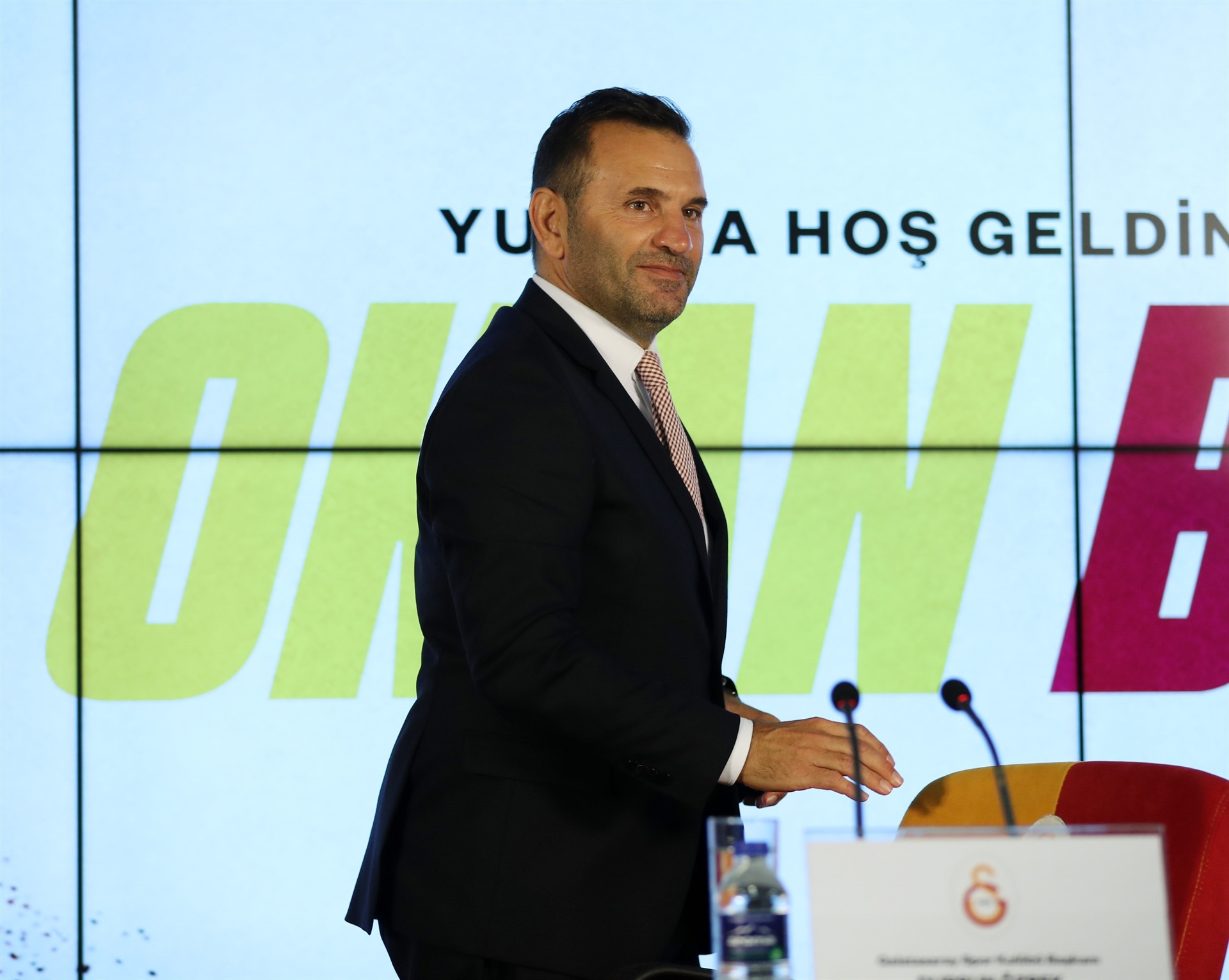 Okan Burukun imza töreninden fotoğraflar