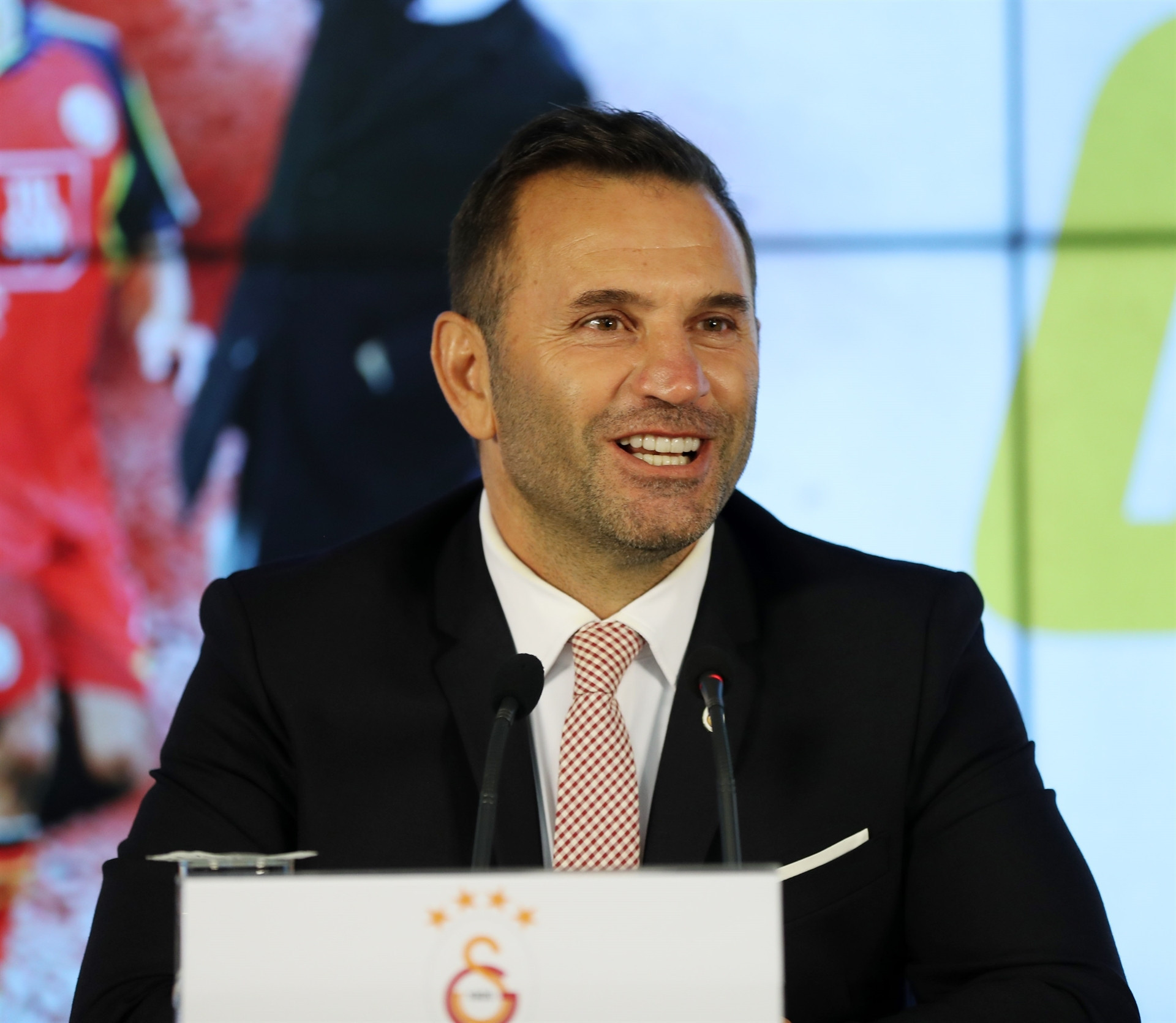 Okan Burukun imza töreninden fotoğraflar