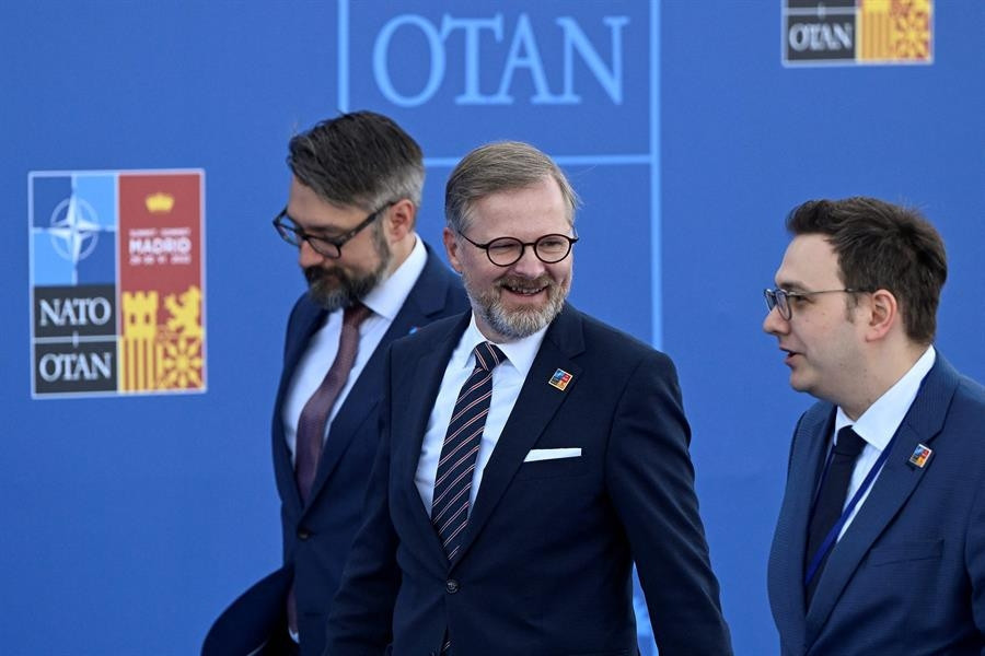 NATO Liderler Zirvesinde son gün... Liderlerden çarpıcı kareler