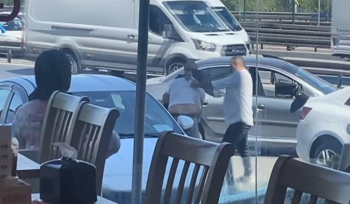 D-100de dehşet anları Herkesin gözü önünde darbedip kaçırdılar