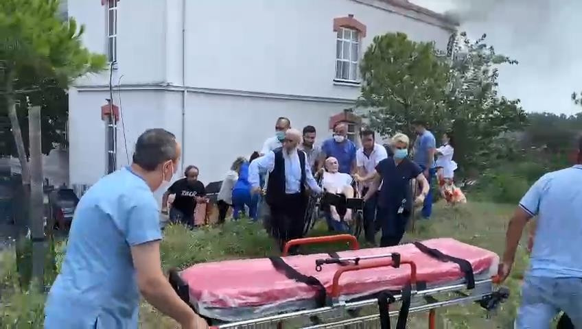Balıklı Rum Hastanesinde yangın Hastalar tahliye edildi