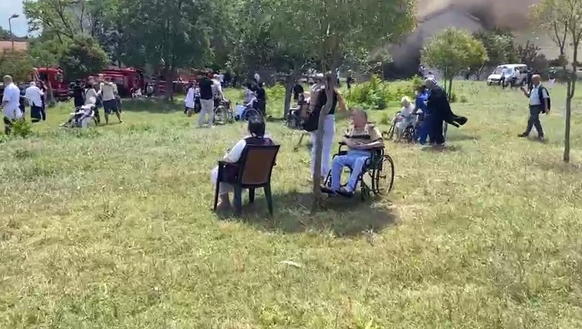 Balıklı Rum Hastanesinde yangın Hastalar tahliye edildi