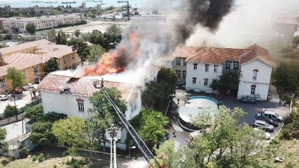 Balıklı Rum Hastanesinde yangın Hastalar tahliye edildi
