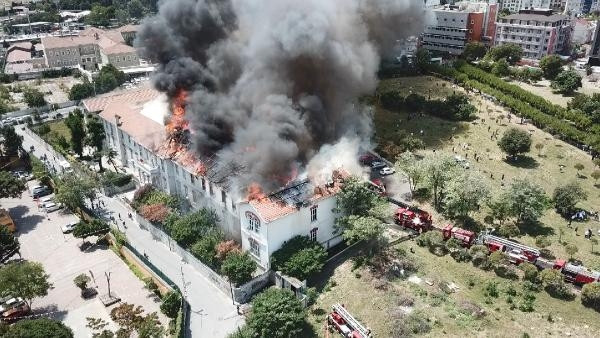 Balıklı Rum Hastanesinde yangın Hastalar tahliye edildi