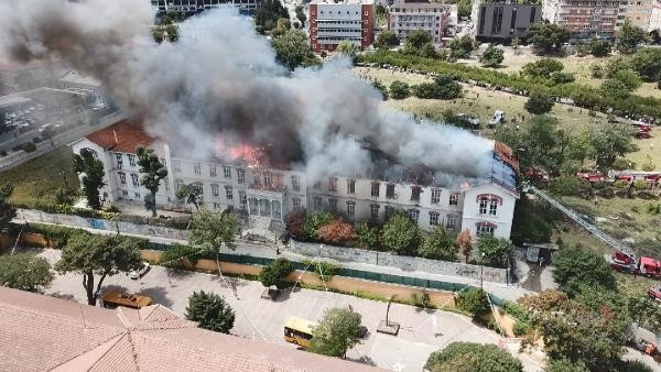 Balıklı Rum Hastanesinde yangın Hastalar tahliye edildi