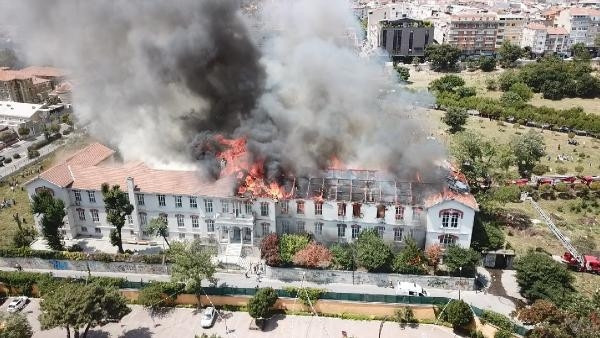 Balıklı Rum Hastanesinde yangın Hastalar tahliye edildi