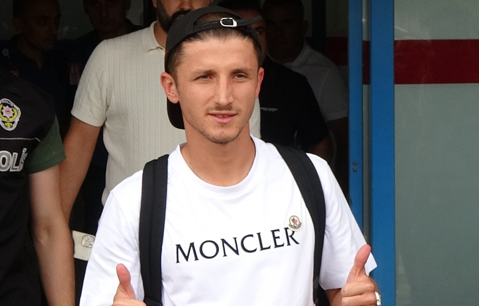 son-dakika-trabzonspor-enis-bardhi-transferini-kap-a-bildirdi-son