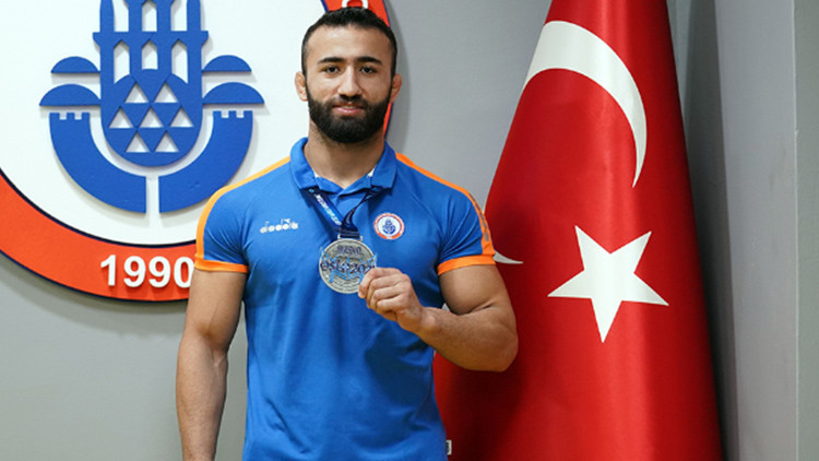 Burhan Akbudak kimdir, kaç yaşında, nereli Dünya şampiyonu olan milli güreşçi Burhan Akbudakın kariyer hayatı Burhan Akbudak kimdir, kaç yaşında, nereli Dünya şampiyonu olan milli güreşçi Burhan Akbudakın kariyer hayatı