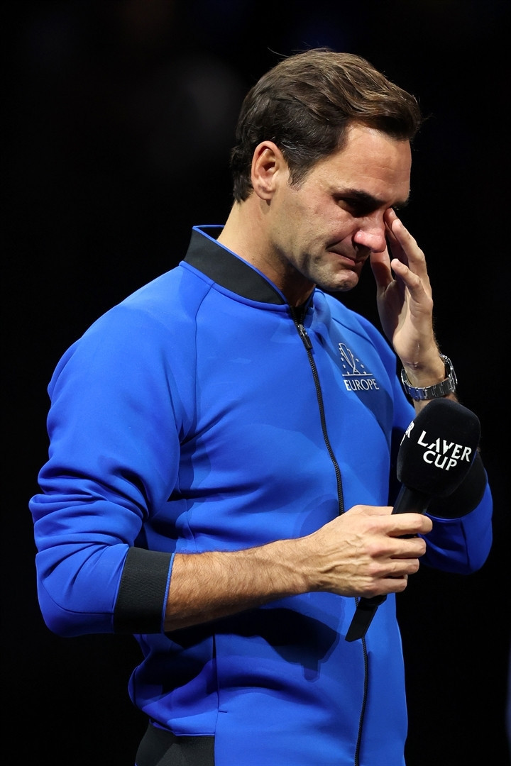 Roger Federer tenise gözyaşları içerisinde veda etti