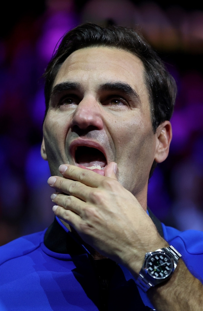 Roger Federer tenise gözyaşları içerisinde veda etti