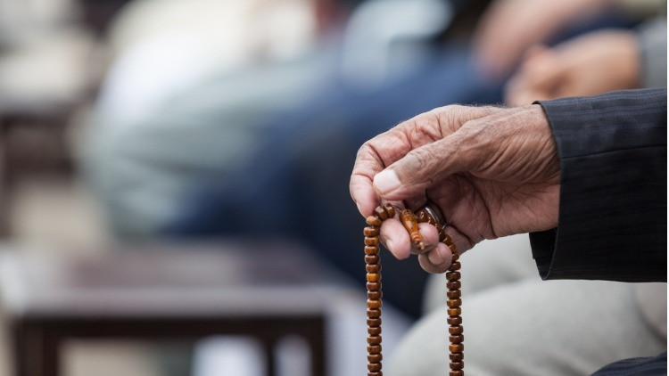 Peki, bir tesbih salat ü selâm ne demek İşte, o bilgiler;