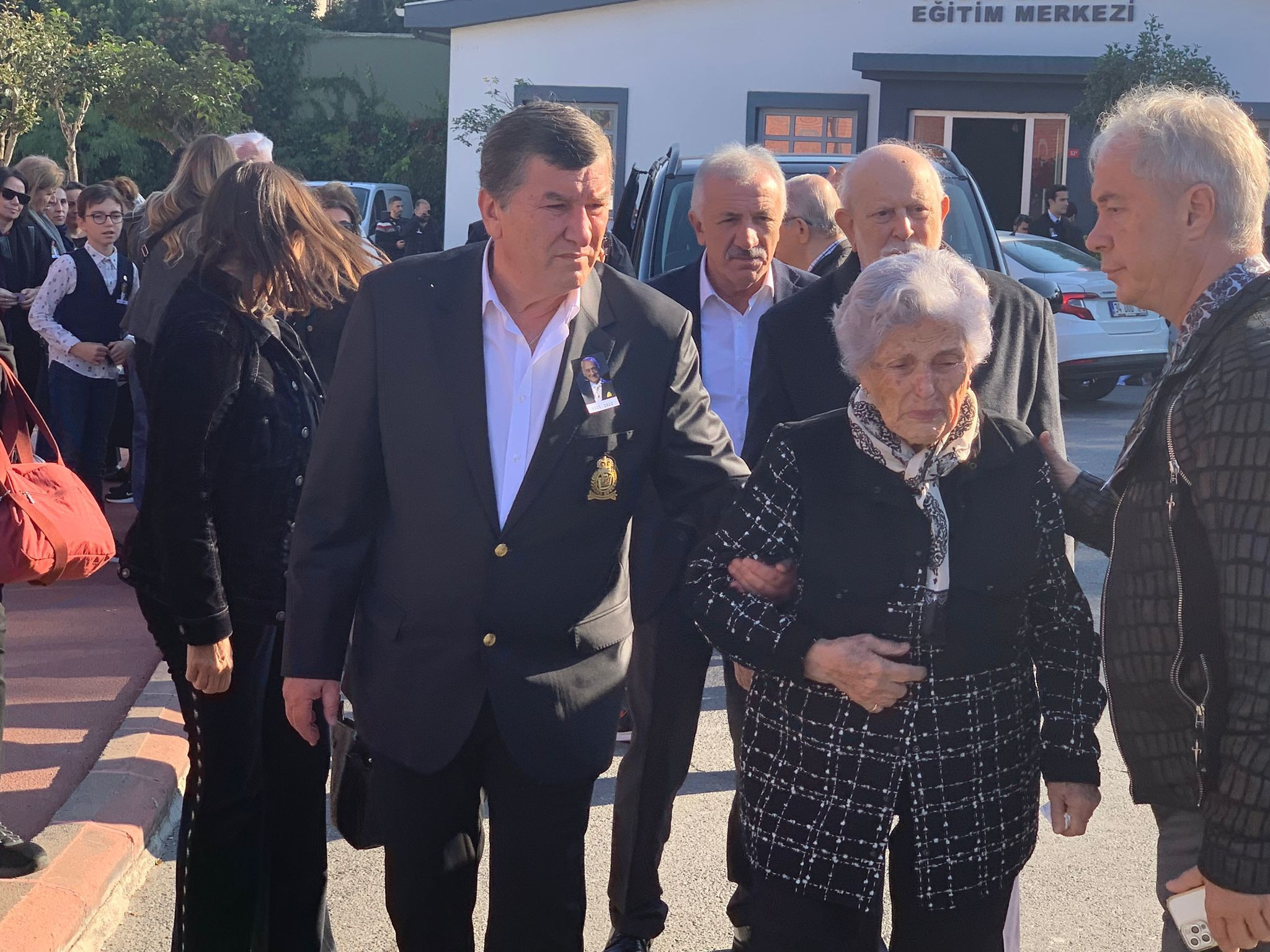Halit Kıvanç son yolculuğuna uğurlanıyor (Törenden fotoğraflar)