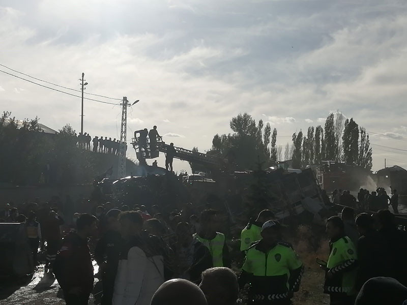Ağrıda feci kaza İşte olay yerinden fotoğraflar
