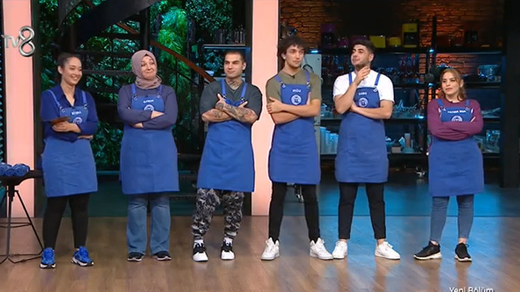 MasterChef kaptanlık oyununu kim kazandı, mavi takım kaptanı kim oldu Büşra ve Yağız arasında nefes kesen düello İşte dün akşam (14 Kasım) kurulan MasterChef yeni takımlar