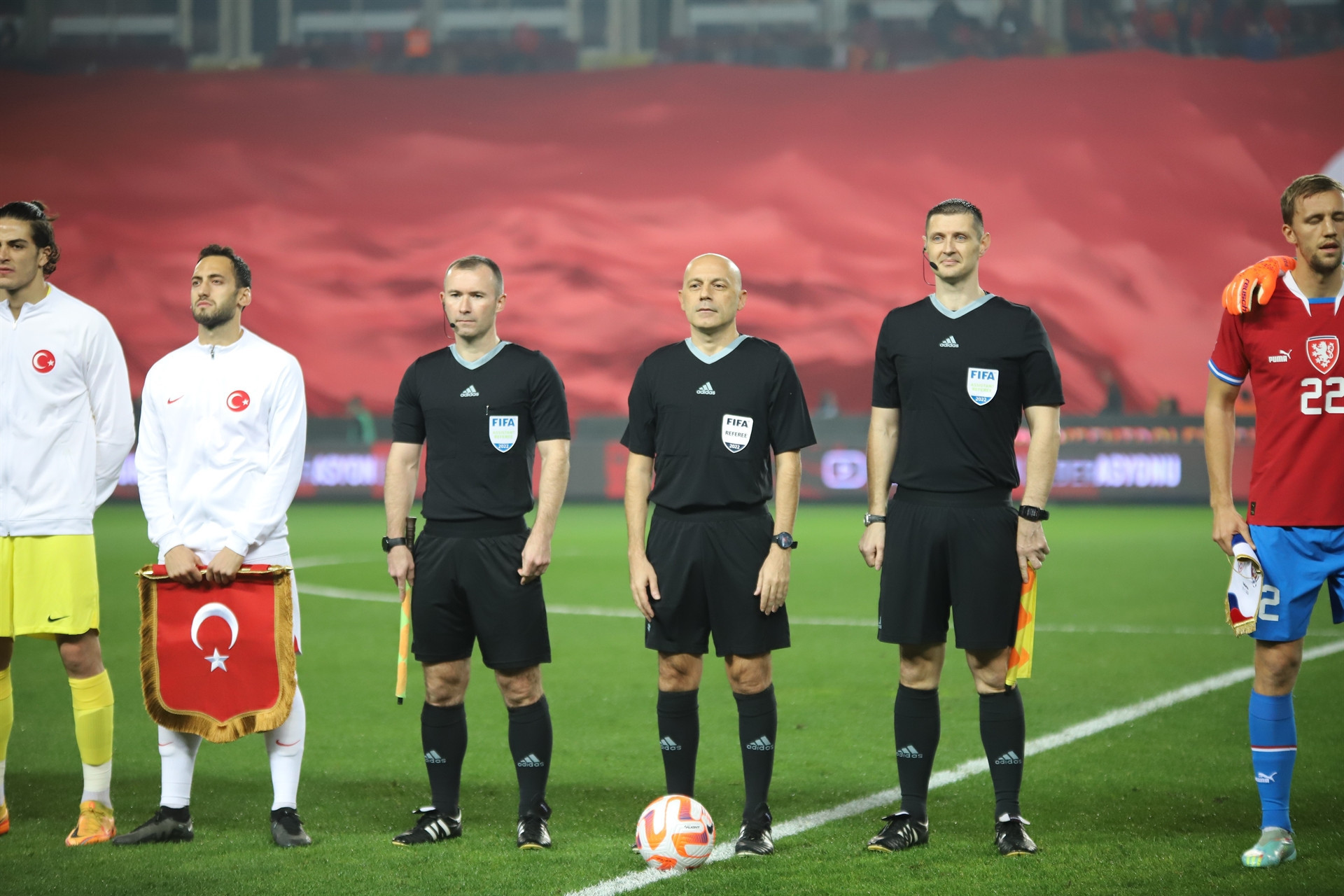 A MİLLİ TAKIM, HAZIRLIK MAÇINDA ÇEKYA İLE KARŞI KARŞIYA GELİYOR. MÜCADELENİN 20 DAKİKASI GOLSÜZ EŞİTLİKLE GEÇİLDİ. (İHA/GAZİANTEP-İHA)A Milli Takım, hazırlık maçında Çekya ile karşı karşıya geliyor. Mücadelenin 20 dakikası golsüz eşitlikle geçildi.