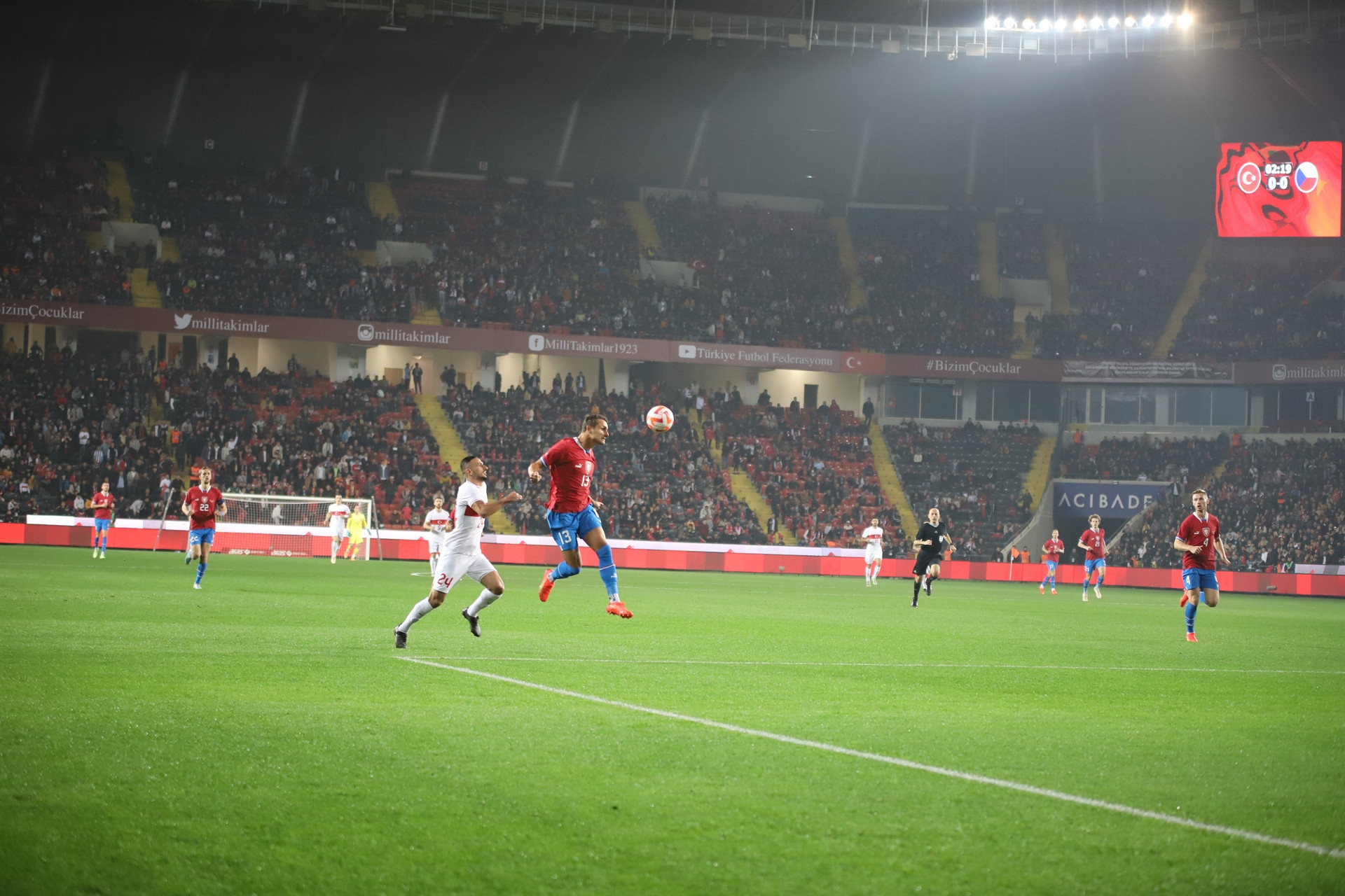 A MİLLİ TAKIM, HAZIRLIK MAÇINDA ÇEKYA İLE KARŞI KARŞIYA GELİYOR. MÜCADELENİN 20 DAKİKASI GOLSÜZ EŞİTLİKLE GEÇİLDİ. (İHA/GAZİANTEP-İHA)A Milli Takım, hazırlık maçında Çekya ile karşı karşıya geliyor. Mücadelenin 20 dakikası golsüz eşitlikle geçildi.