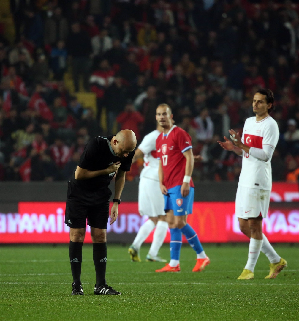 TURKIYE HAZIRLIK MACINDA CEKYA ILE KARSI KARSIYA GELDI.  / FOTO: MURAT AKBAS /ISTANBUL, (DHA)