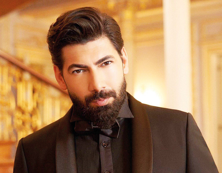 Dört koldan geliyor