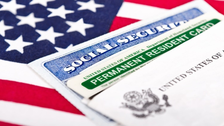GREEN CARD NASIL ALINIR