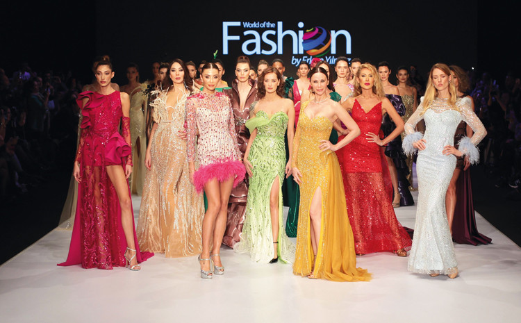 Podyumun yıldızları İzmir’de buluştu