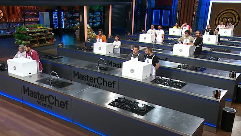 MASTERCHEF KİM KAZANDI MasterChefte ödül oyununu kim aldı 50 bin TLyi kazanan isim şaşırttı İşte 7 Aralık eski yarışmacılar düellosunda MasterChef birincisi olan isim