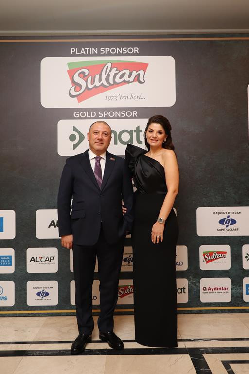 İş dünyasından balolu kutlama