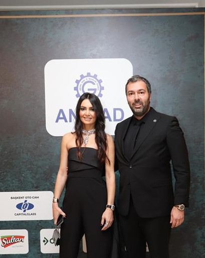 İş dünyasından balolu kutlama