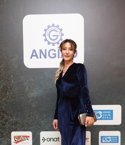 İş dünyasından balolu kutlama