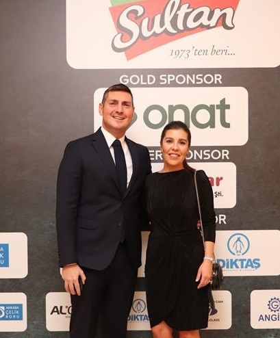 İş dünyasından balolu kutlama