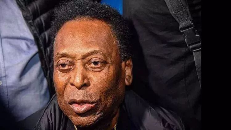 PELE ÖLDÜ MÜ, KİMDİR, KAÇ YAŞINDA VEFAT ETTİ Hayatını kaybeden efsane futbolcu Pelenin kariyeri, hayatı ve biyografisi hakkında bilgiler