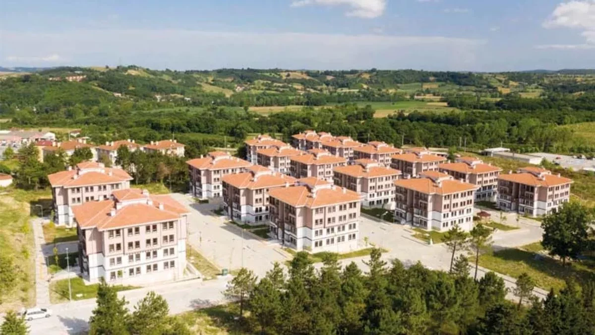 KONUT KREDİSİ FAİZ ORALARI: 0.69 kredi şartları nedir, başvurular ne zaman başlayacak (2023) | Krediye uygun daireler için 180 ay konut kredi faiz oranları tablosu