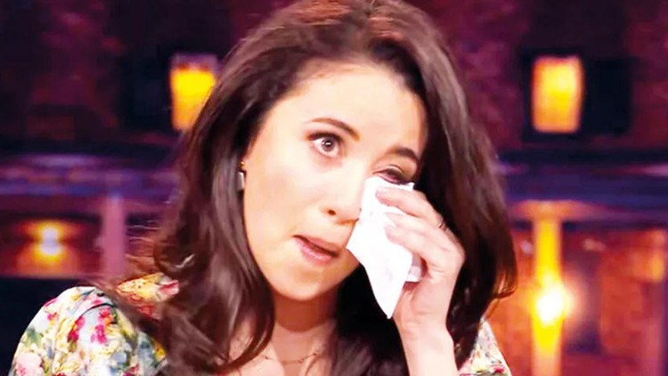 Karsu kimdir, kaç yaşında, nereli Hollandadaki yardım gecesinde Karsu Neşet Ertaş türküsü ile duygulandırdı