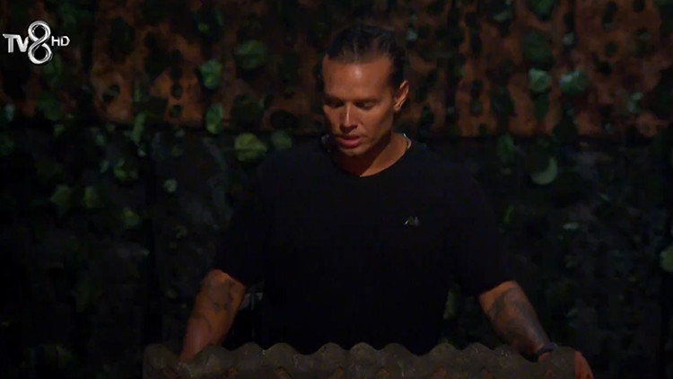 SURVİVOR ÇAĞLA ELENDİ Mİ