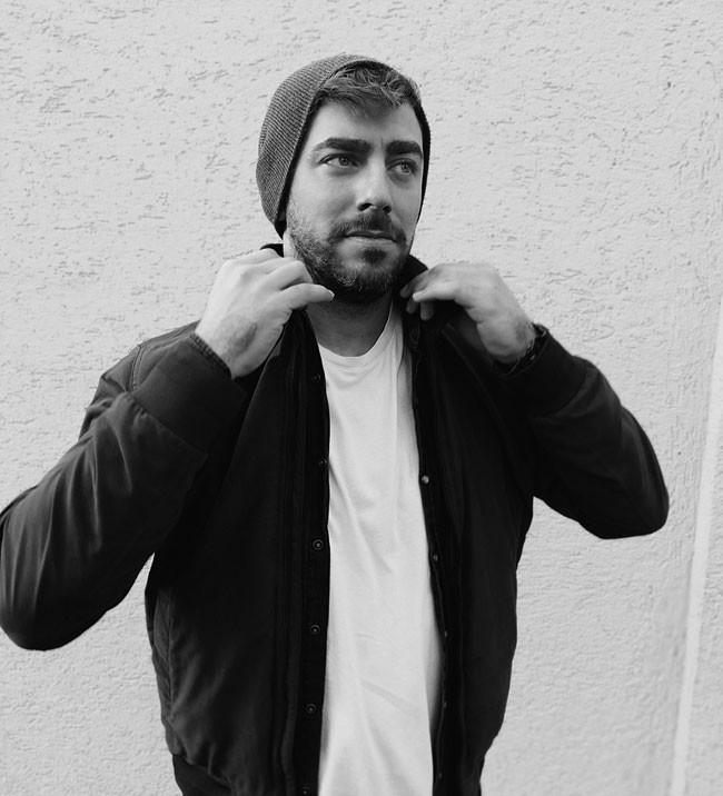 Yeni şarkısı çıktı