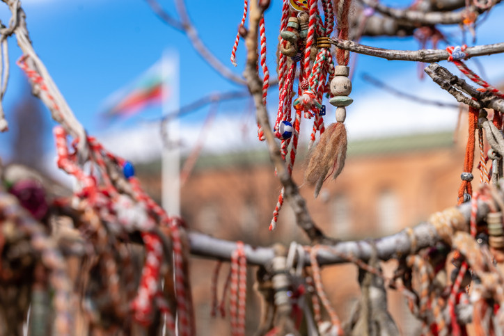 MARTENİÇKA NEDİR, NE ZAMAN TAKILIR